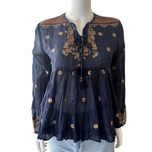 Chelsea & Violet blue long sleeve tunic top.
